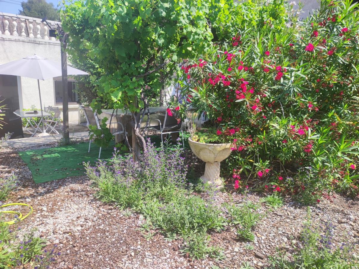 Ingrid Mary Apartment Nimes Luaran gambar