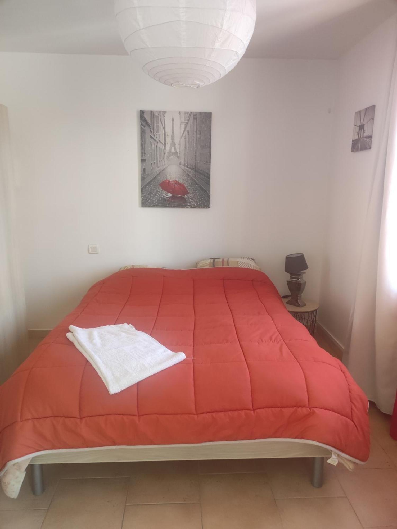 Ingrid Mary Apartment Nimes Bilik gambar