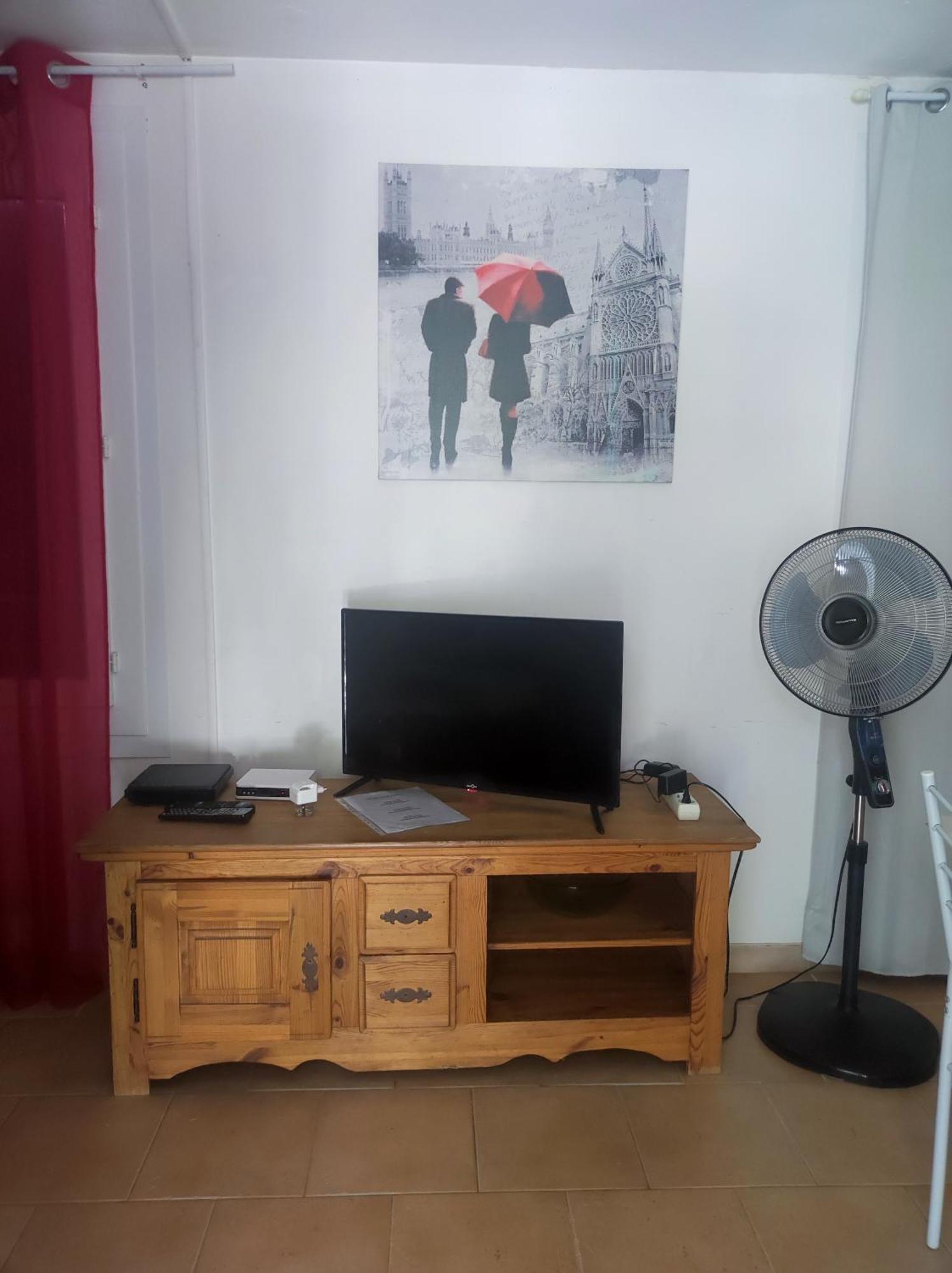 Ingrid Mary Apartment Nimes Bilik gambar