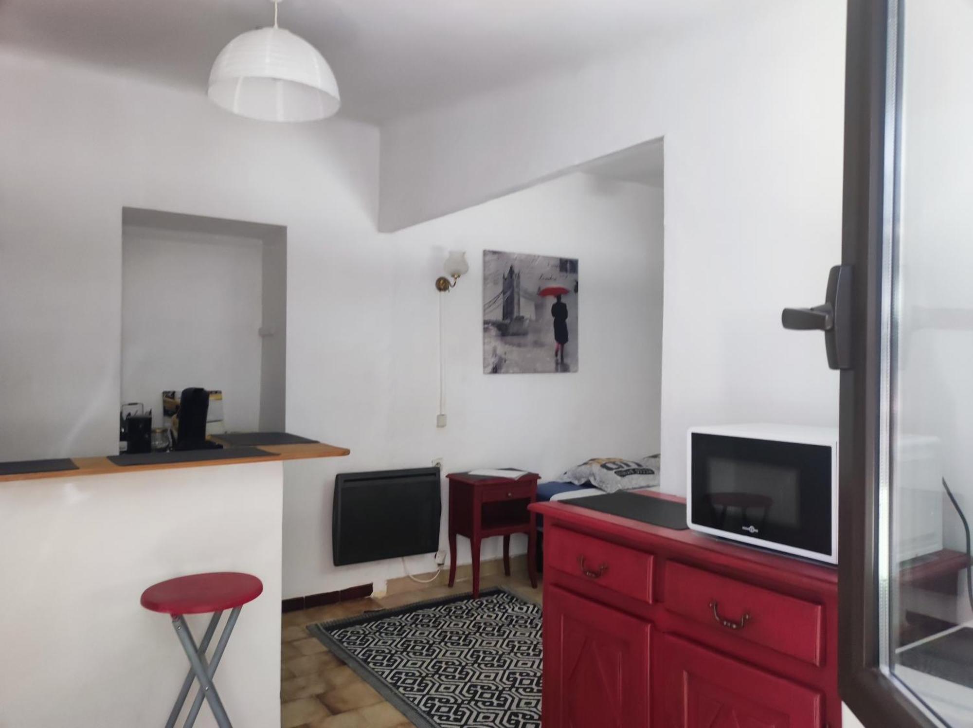 Ingrid Mary Apartment Nimes Bilik gambar