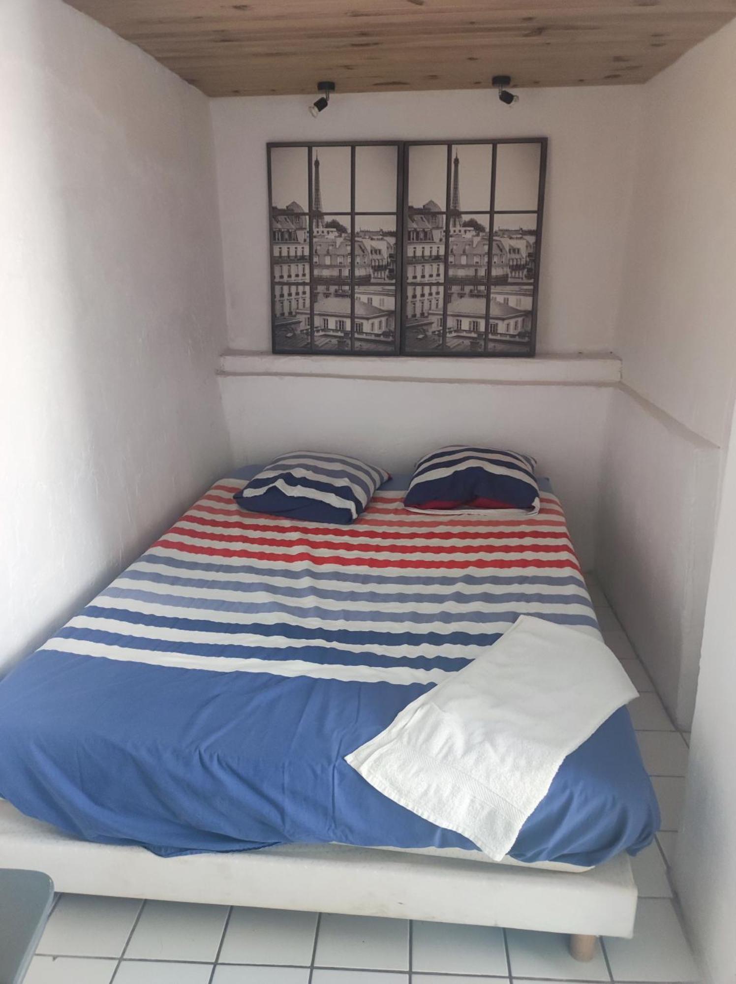 Ingrid Mary Apartment Nimes Bilik gambar