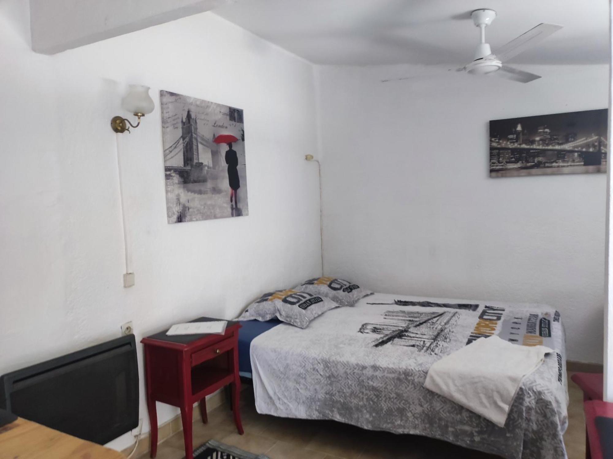 Ingrid Mary Apartment Nimes Bilik gambar