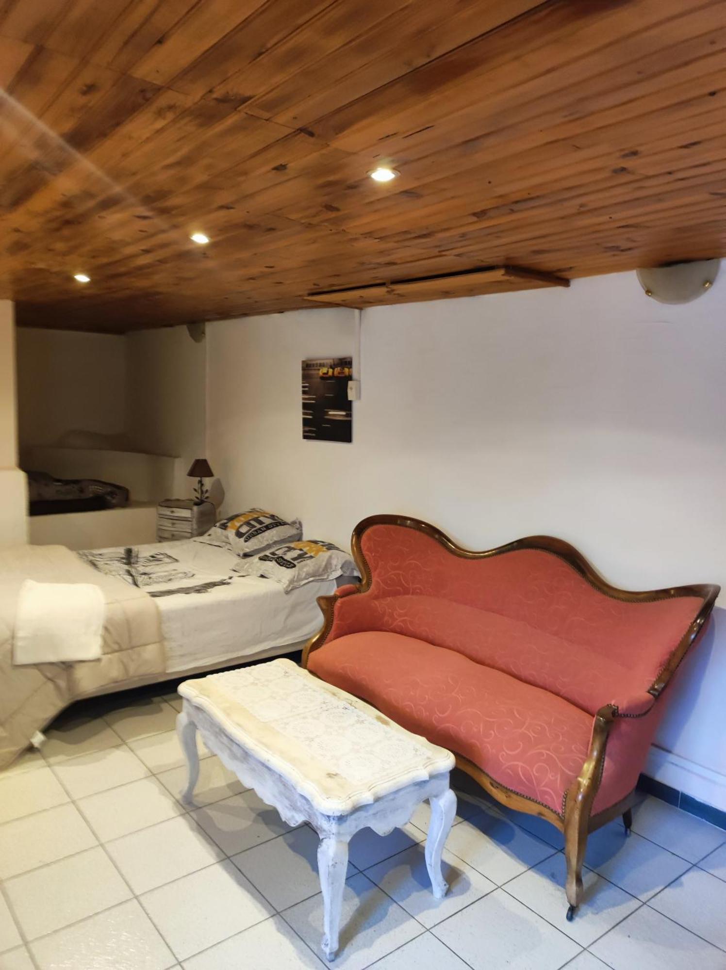 Ingrid Mary Apartment Nimes Bilik gambar