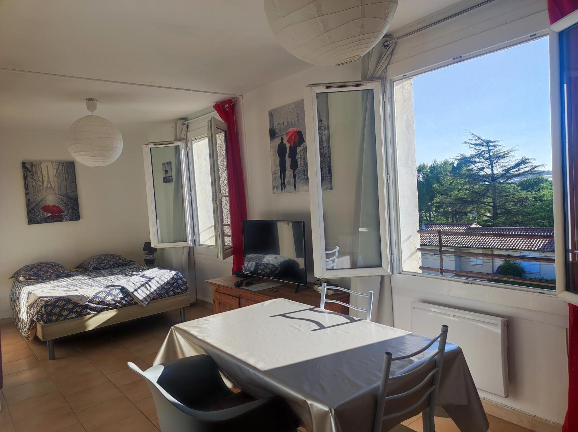 Ingrid Mary Apartment Nimes Bilik gambar