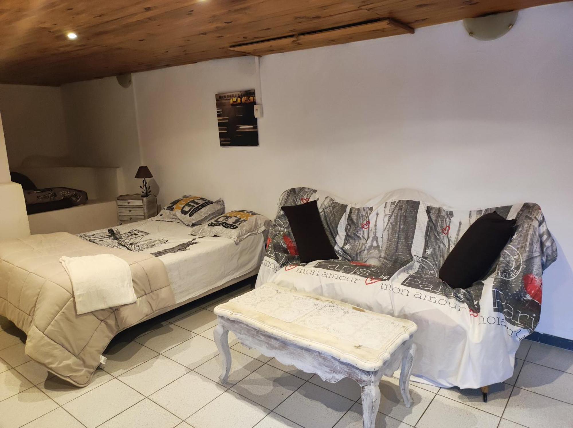 Ingrid Mary Apartment Nimes Bilik gambar