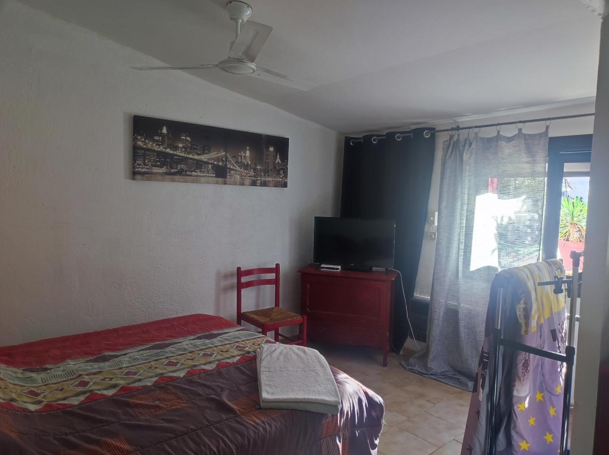 Ingrid Mary Apartment Nimes Bilik gambar