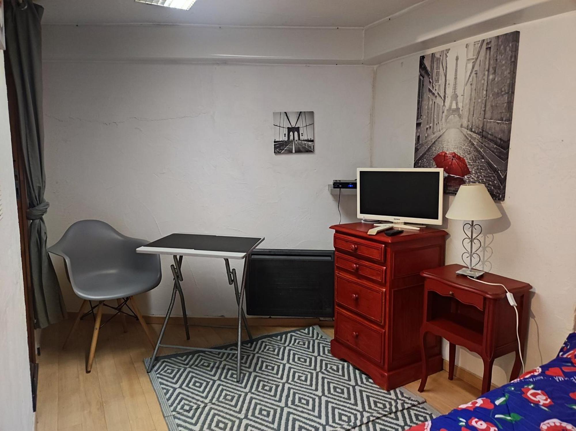 Ingrid Mary Apartment Nimes Bilik gambar